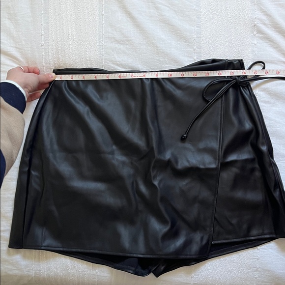 NWT T.J.Maxx Black Faux Leather Skort - Picture 7 of 7